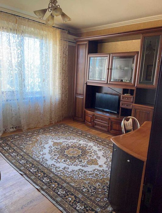 Продам 2-х ком. к-ру  улучшенной пл-ки м. Научная