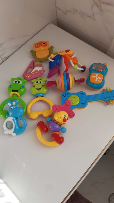 Іграшки, брязкалбця, підвіски, музичні