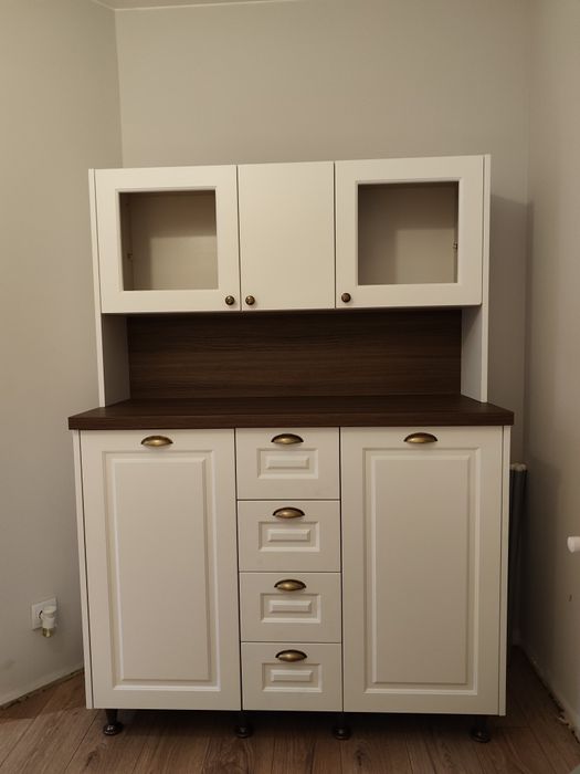 Kredens w stylu PRL nowy