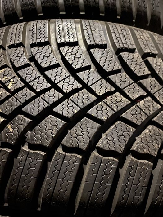 Bridgestone Blizzak 005 235/40/19 96V 2821 рік