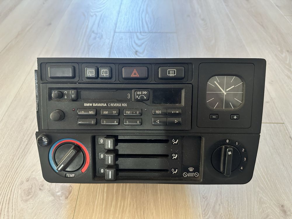 BMW e30 Panel sterowania środkowy zegarek radio reverse rds