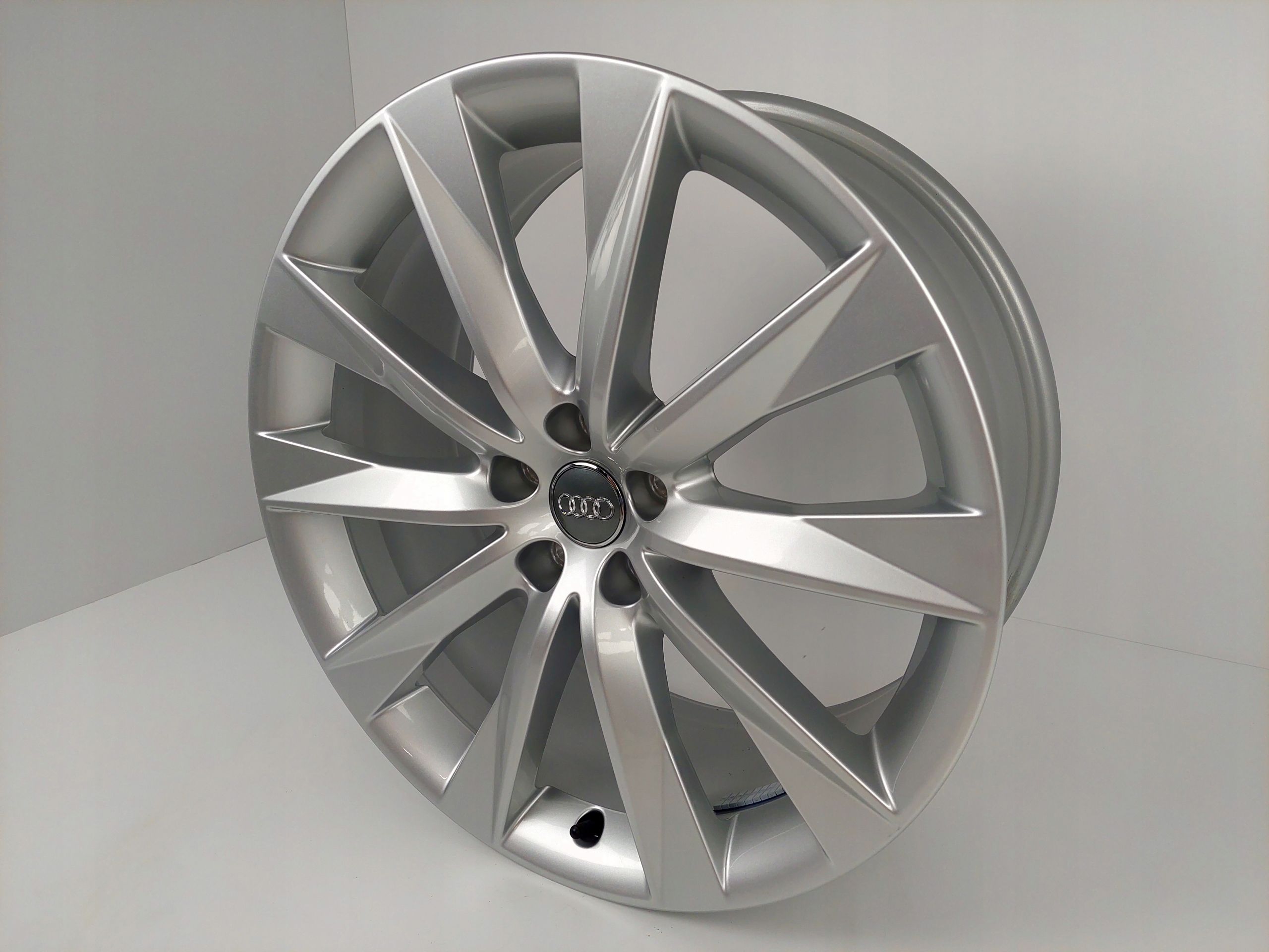 NOWA ORYGINALNA Felga Audi 20" 8.5" ET 37 5x112 4K9.601.025.A A6 C8