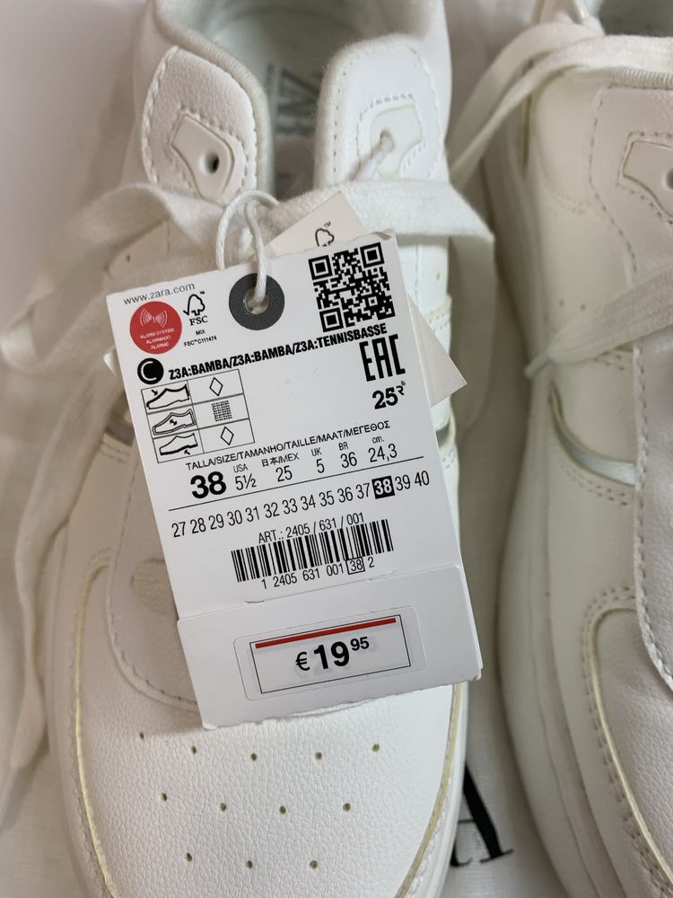 Нові жіночі кросівки Zara, білого кольору, стильні та зручні
