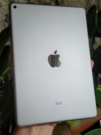 Apple iPad Air 2 • 64 Gb • A1566