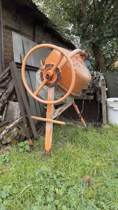 Бетономішалка б/у електрична гравітаційного типу