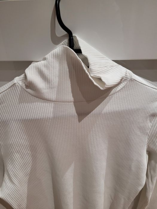 Golf / bluzka prążkowana Mohito