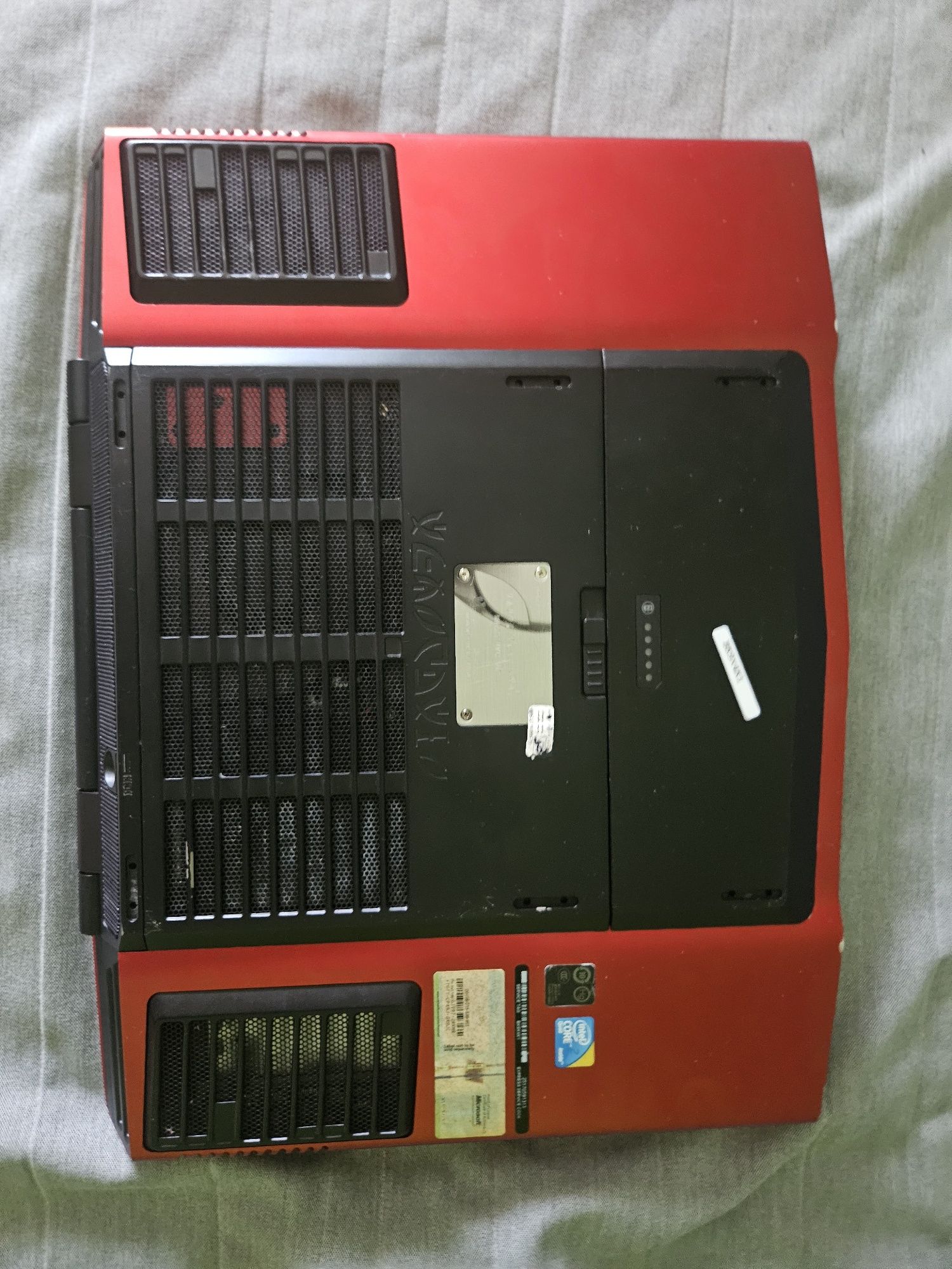 Laptop AlienWare M17X R1 Nebula red sprawny opis