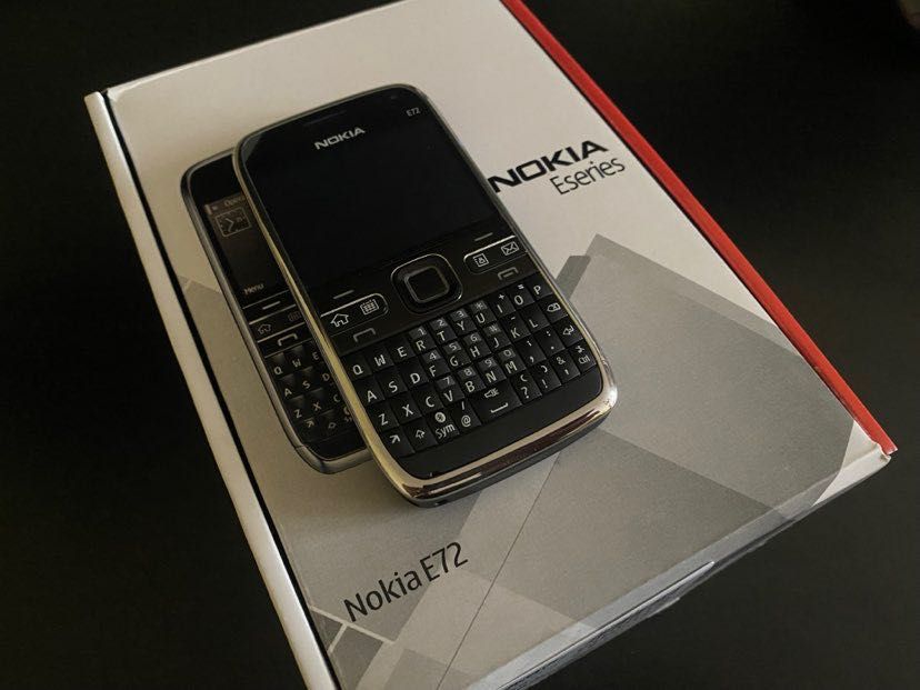 Nokia E72 - pełny zestaw