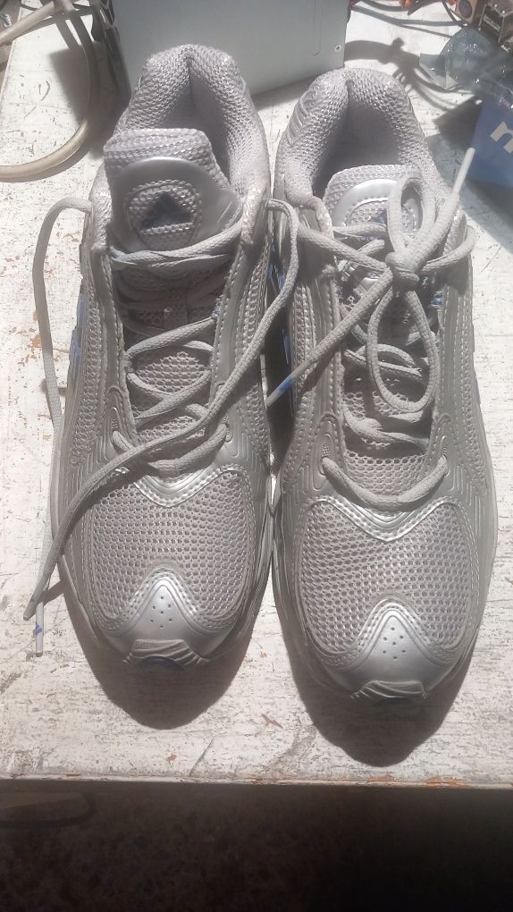 Buty adidas adpreme roz 42