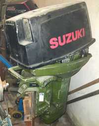 Silnik Suzuki DT40 Czapka obudowa górna