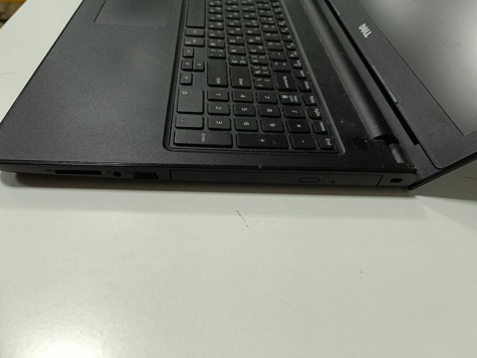 Ноутбук Dell • Core i3-7020U•  FullHD • SSD 128GB • 8Gb ram • GTA-5