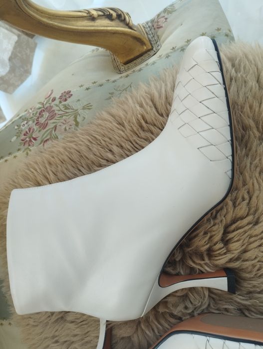 Нові напів чобітки 38-39 шкіряні