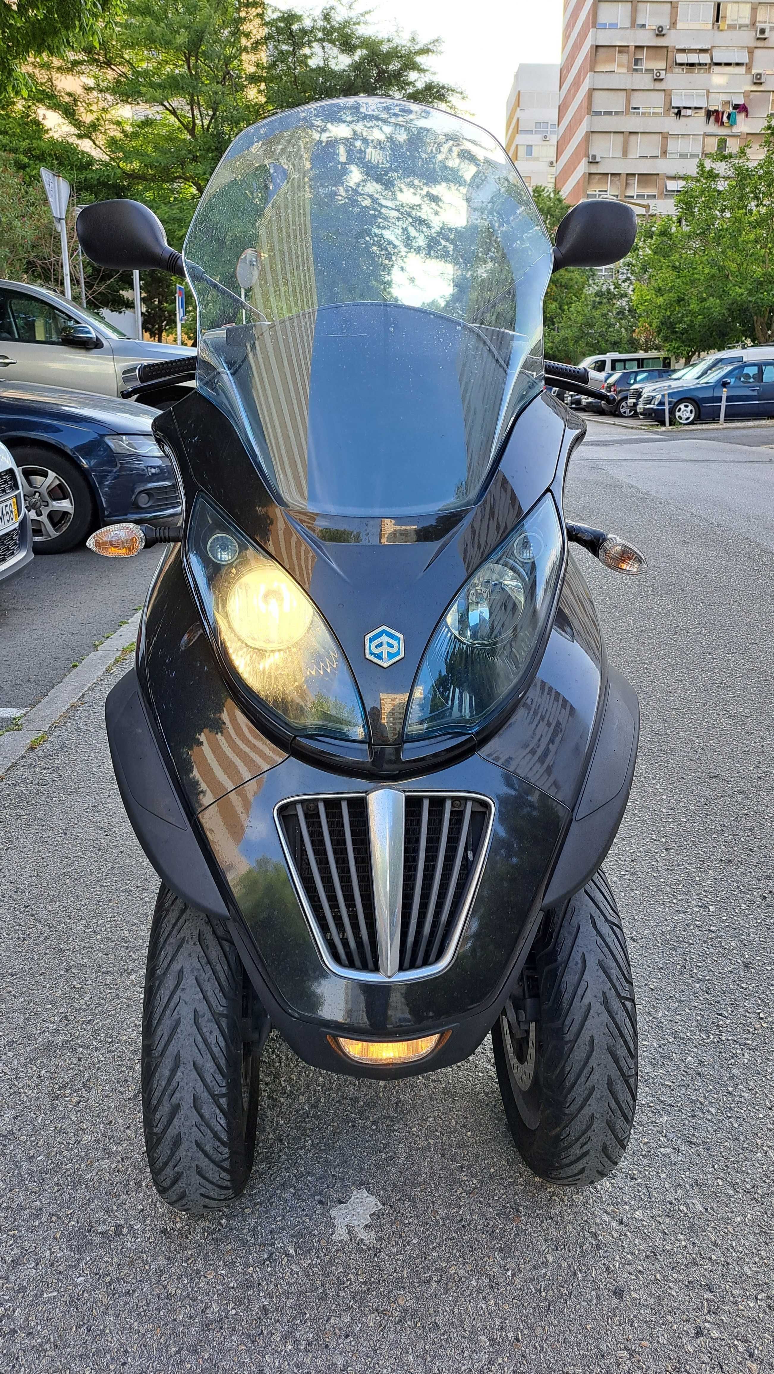 Piaggio MP3 250LT