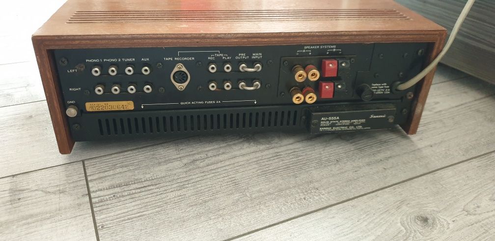 Wzmacniacz Sansui AU-555A