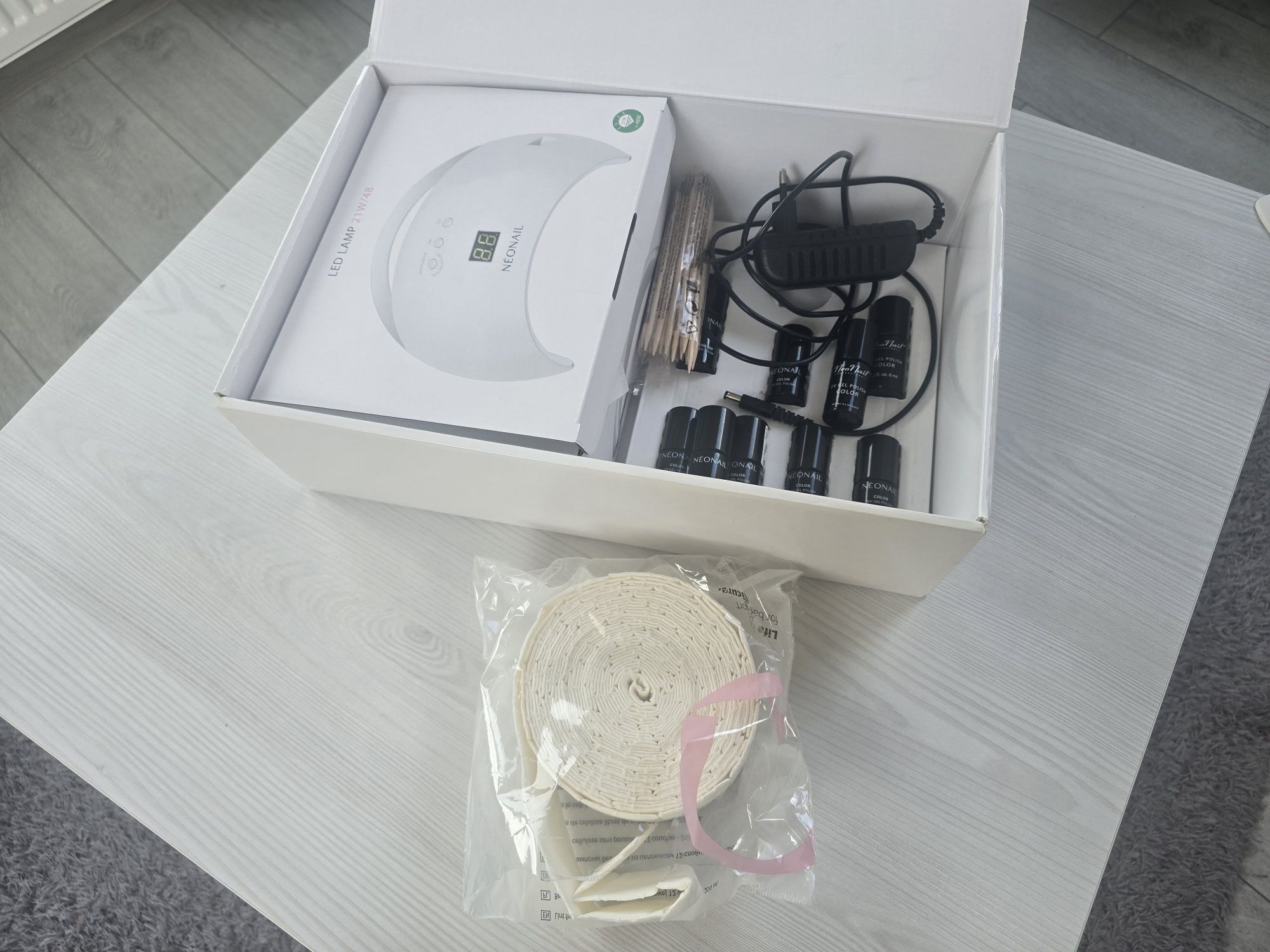 Lampa NeoNail LED 21W/48 do utwardzania lakieru hybrydowego