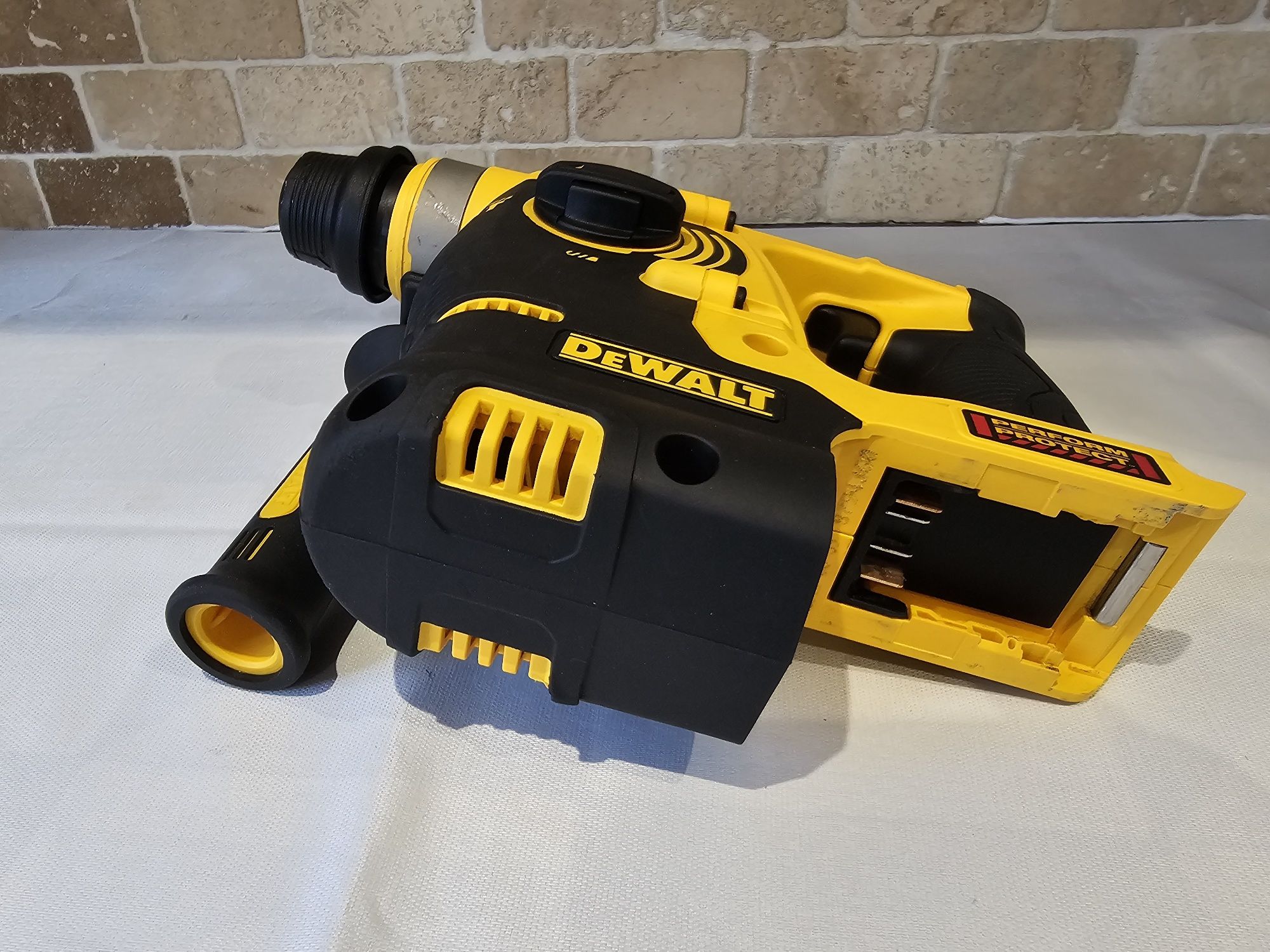Młotowiertarka DEWALT DCH253N SDS-Plus 2,1 J 0-1200 obr/min 3-FUNKCYJN