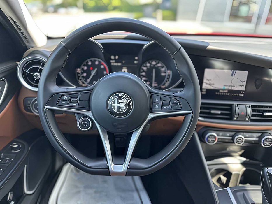 Alfa Romeo Giulia      2018