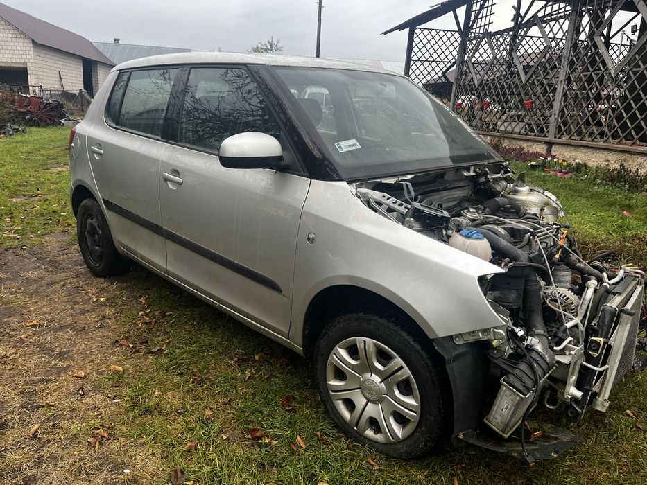 Skoda Fabia II 1.4 tdi ( silnik BNV kod lakieru 9102) na czesci!!!