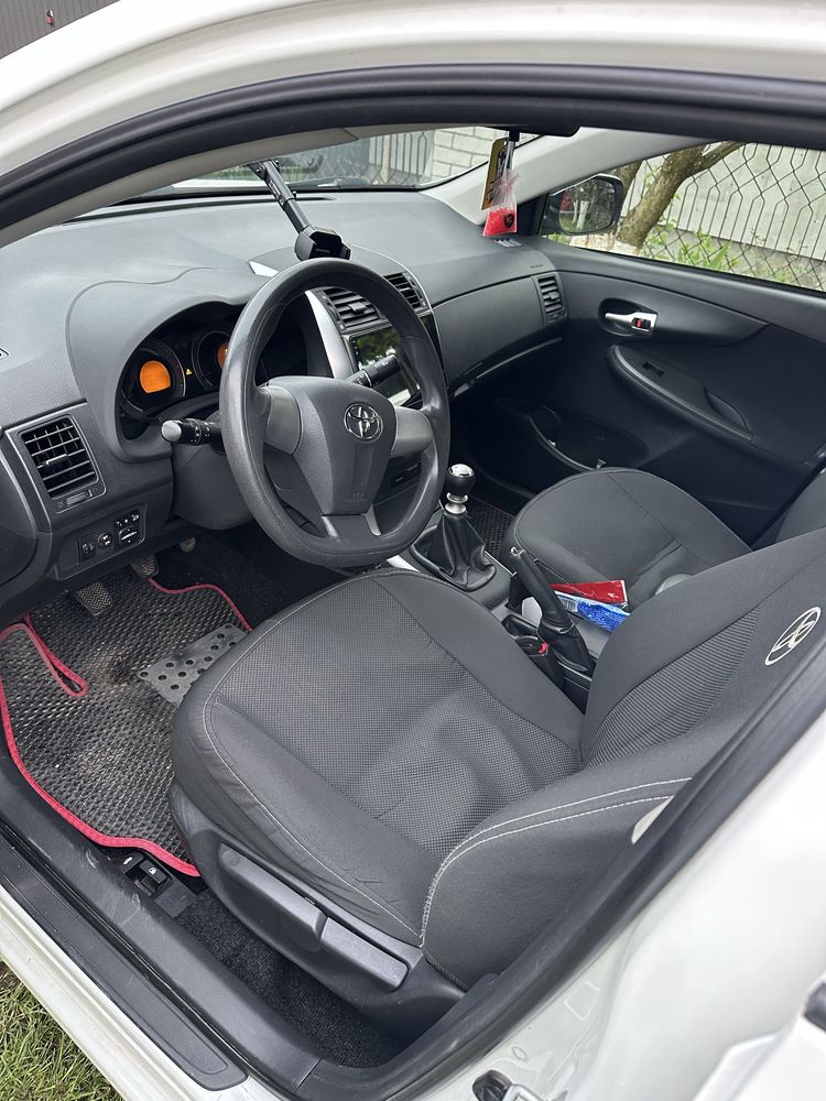 Toyota Corolla 1.6 2012p.