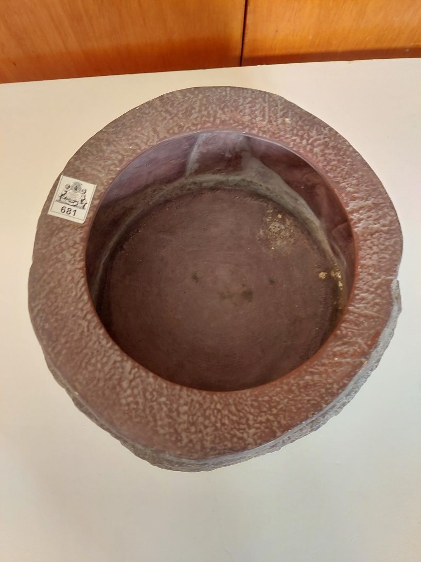 Pote em ceramica antigo assinado