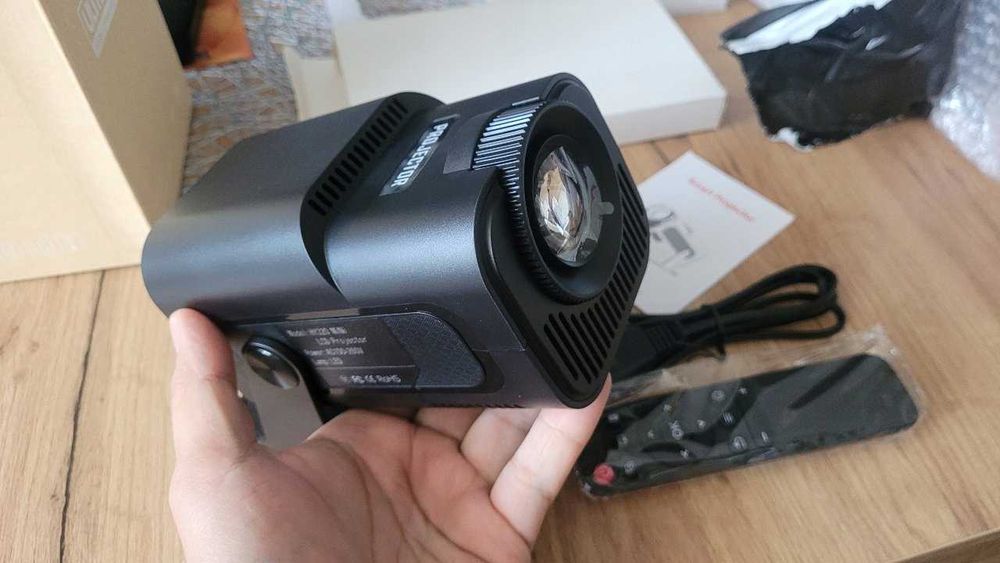 NOWY Projekor z Pilotem Do Oglądania Bajek i Filmów - DUŻY Obraz 150"