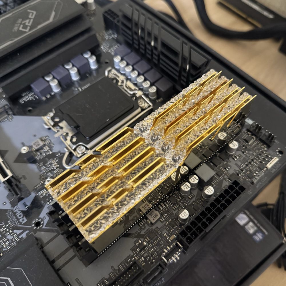 128Gb Gskill TridentZ Royal 4x32 Ddr4 оперативна памʼять