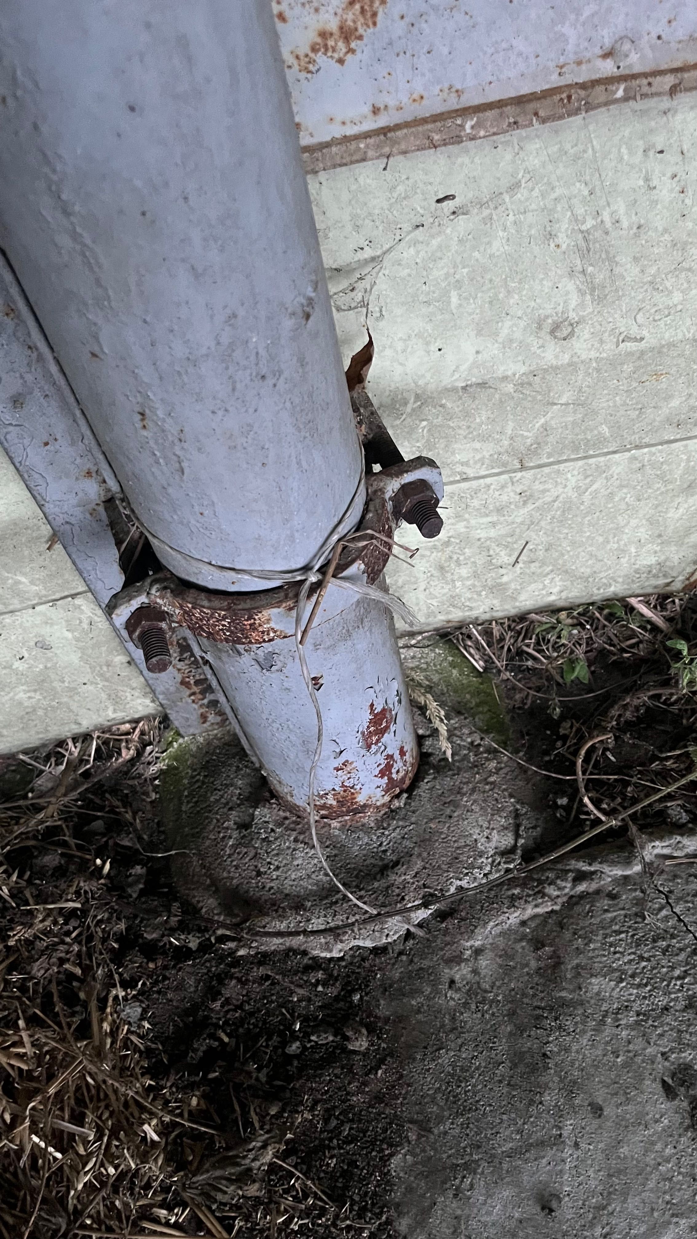 Sprzedam wiatę stalową blaszaną solidną otwartą na maszyny robocze
