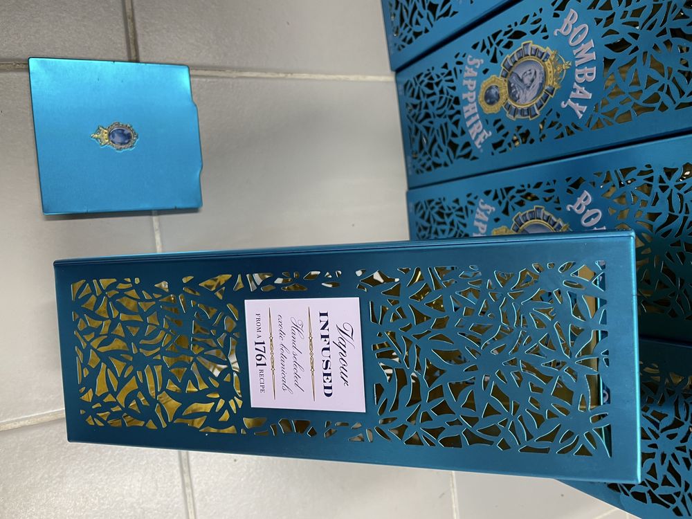Bombay Saphire caixa de metal 75cl