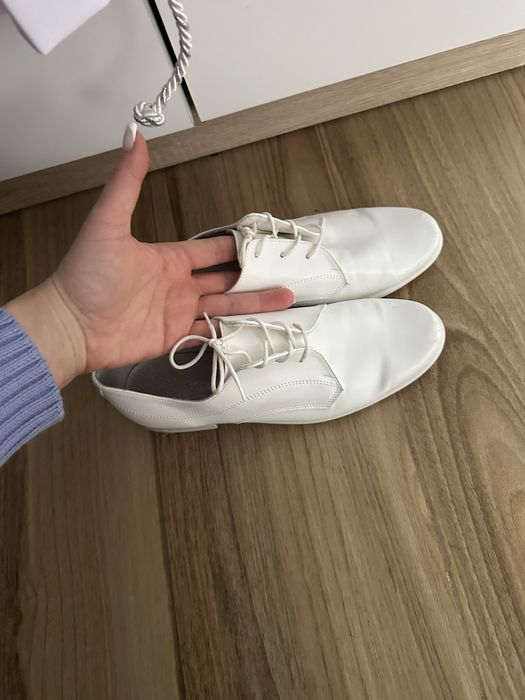 Buty komunijne 36