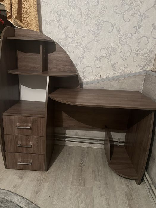 Письмовий стіл,компютерний