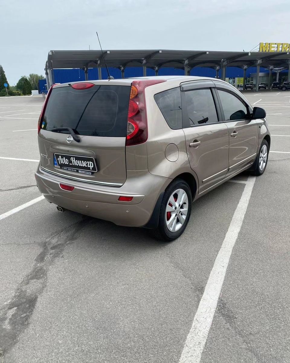 Nissan Note автомат