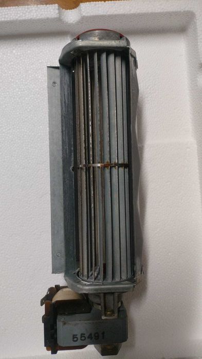 Ventilador tangencial retirado duma salamandra a pelets