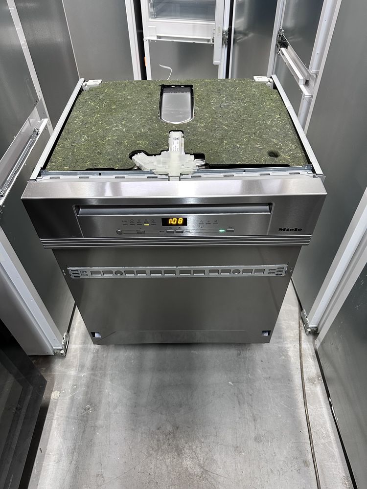 Поскдомийна машина фірми Miele G 5210 sci Active Plus