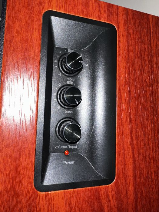 Edifier R1700BTs