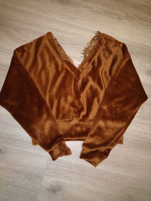 Ciepły,krótki sweterek r.S/M-nowy