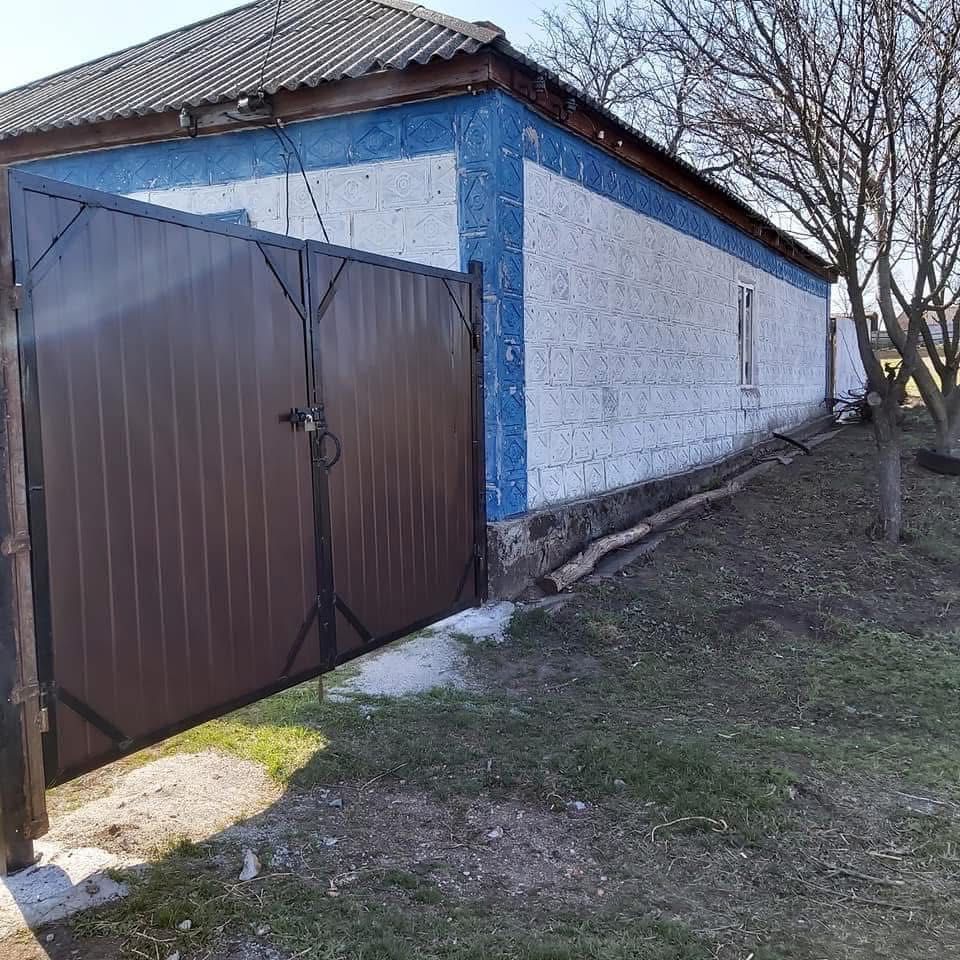 Будинок у селі Шляхове