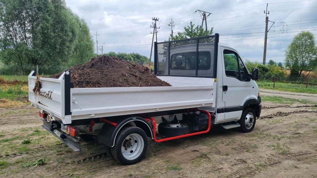 Minikoparka wiertnica .Usługi transportowe wywrotka,transpor,minikopar