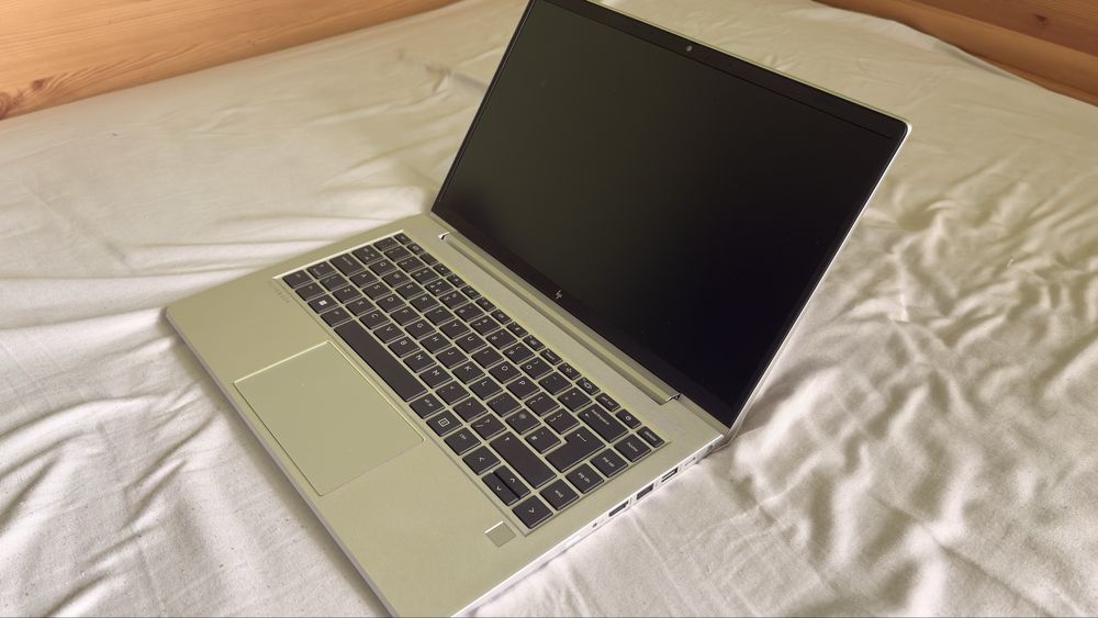 HP Elitebook 640 G9 z zasilaczem