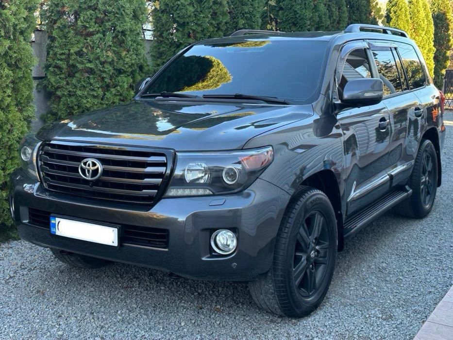 Toyota land cruiser 200 brownstone