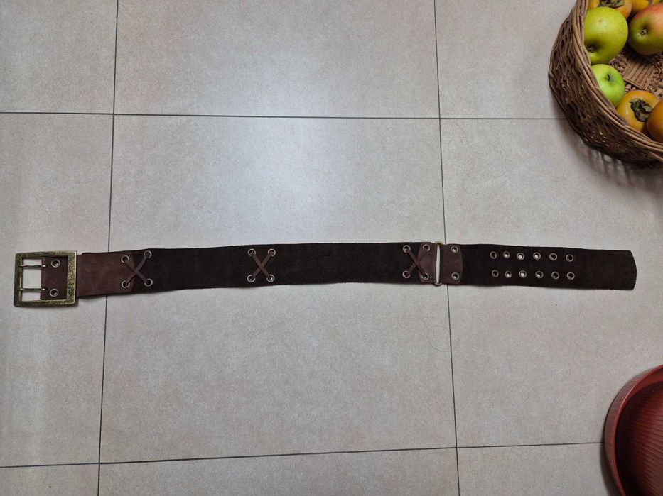Cinto de senhora em camurça castanho