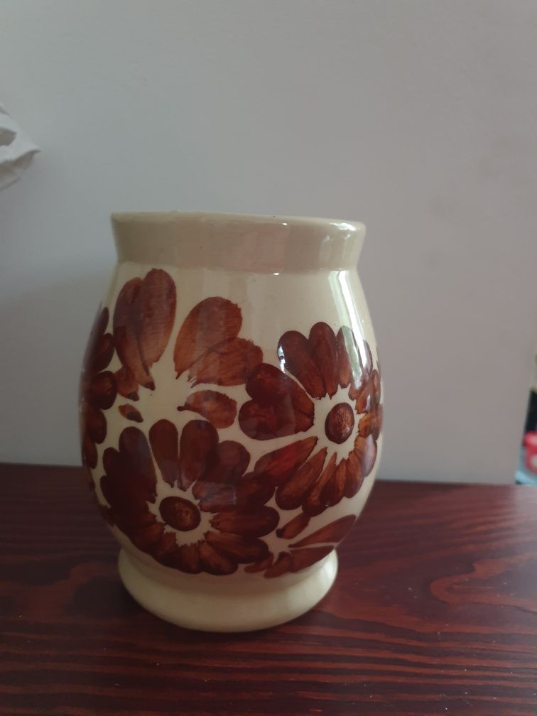 Wyprzedaż kolekcji z PRL-u.  Ceramiczny dzbanek.