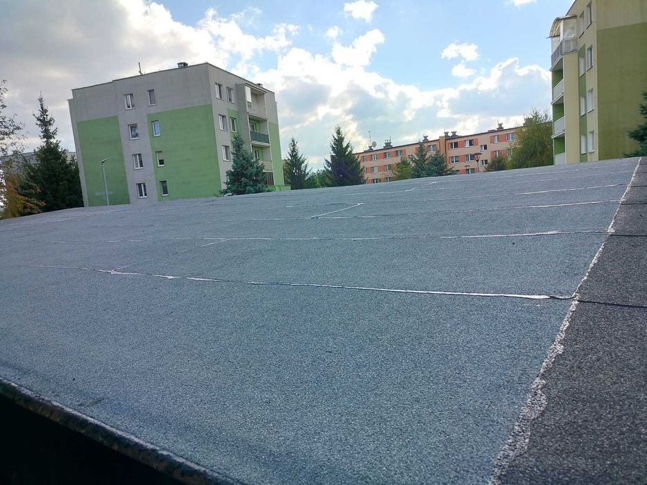 Usługi dekarskie płaskich dachów papa termozgrzewalną