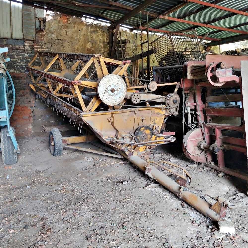 Kombajn zbożowy FMŻ 1985r. Bizon Z056 wózek heder stół do rzepaku ZO56