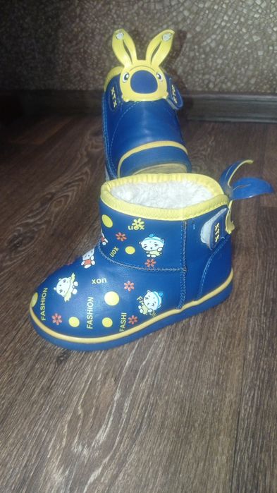 Зимові термоботинки, сапожки, угги, ботинки