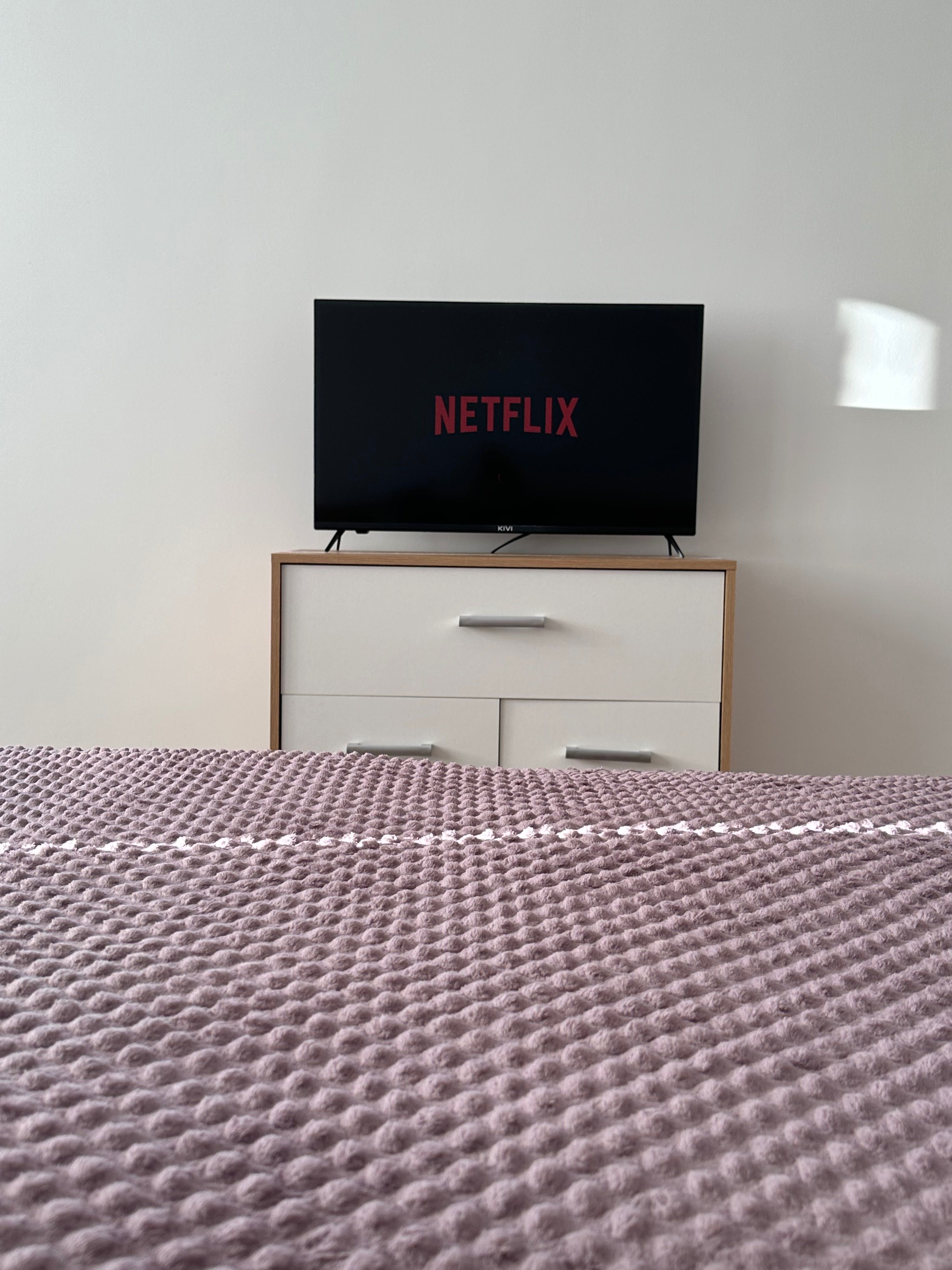 Telewizor KIVI 32H760QW 32" LED Android TV