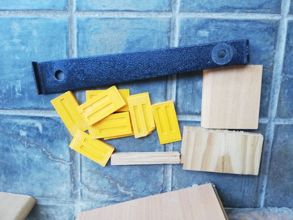 Parquet flutuante 3,70 m +rodapé + acessórios.