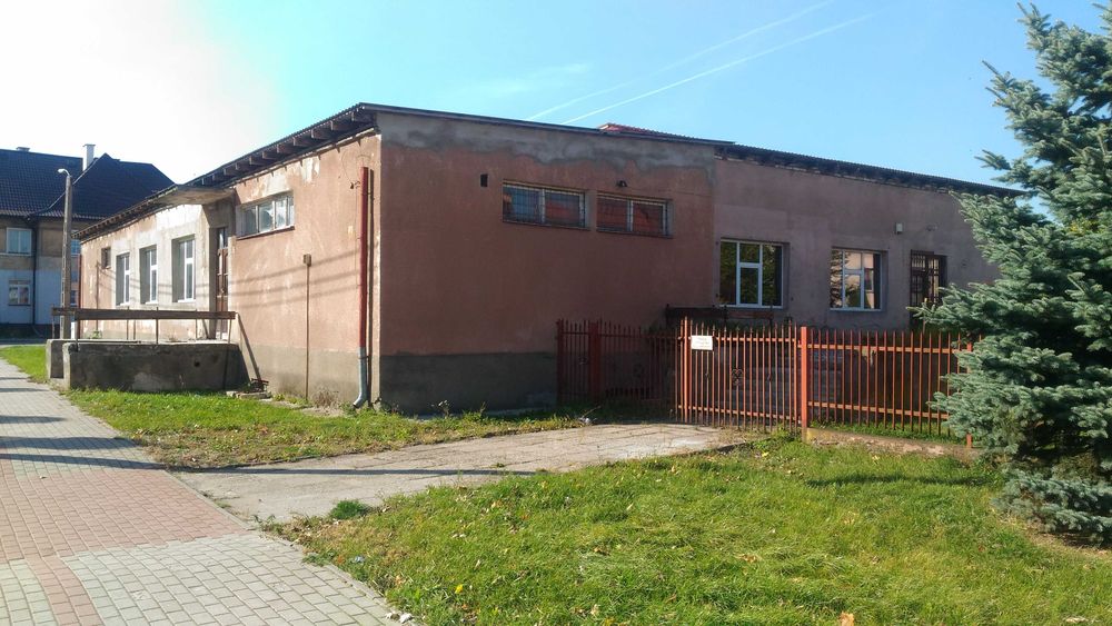 Działka w centrum Prostek z budynkiem o pow. 420 m2