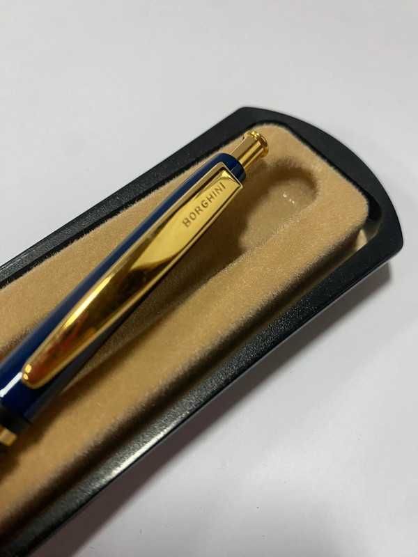 Caneta vintage ~ Gia Borghini