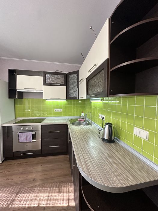 ВОКЗАЛ 2 хвилини пішки! низький поверх. 2-во кімнатна квартира