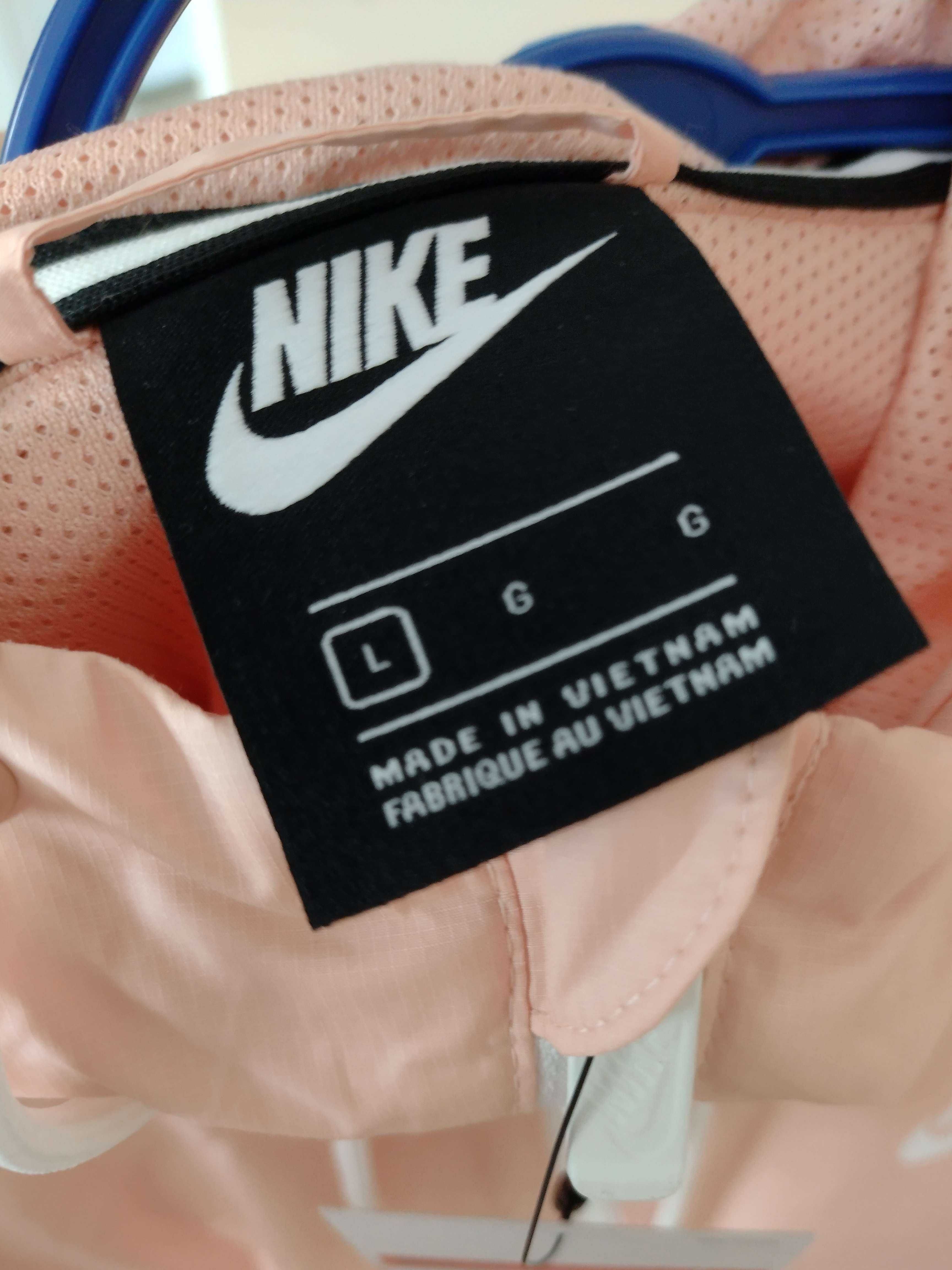 Kurtka wiatrówka Nike różowa